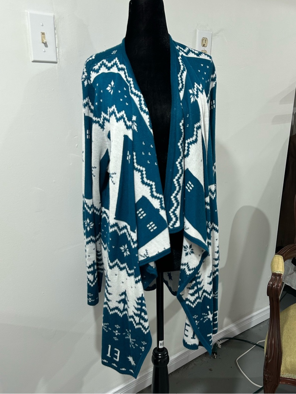 Dr. Who Open-Front Teal and White Knit Draped Cardigan